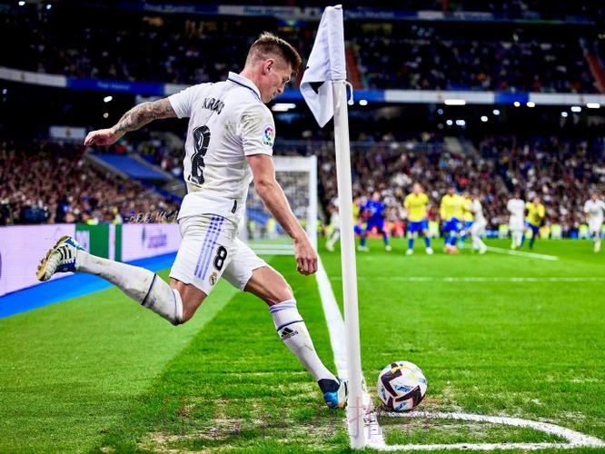 皇马:克罗斯获德国骑士十字勋章 将在伯纳乌领取